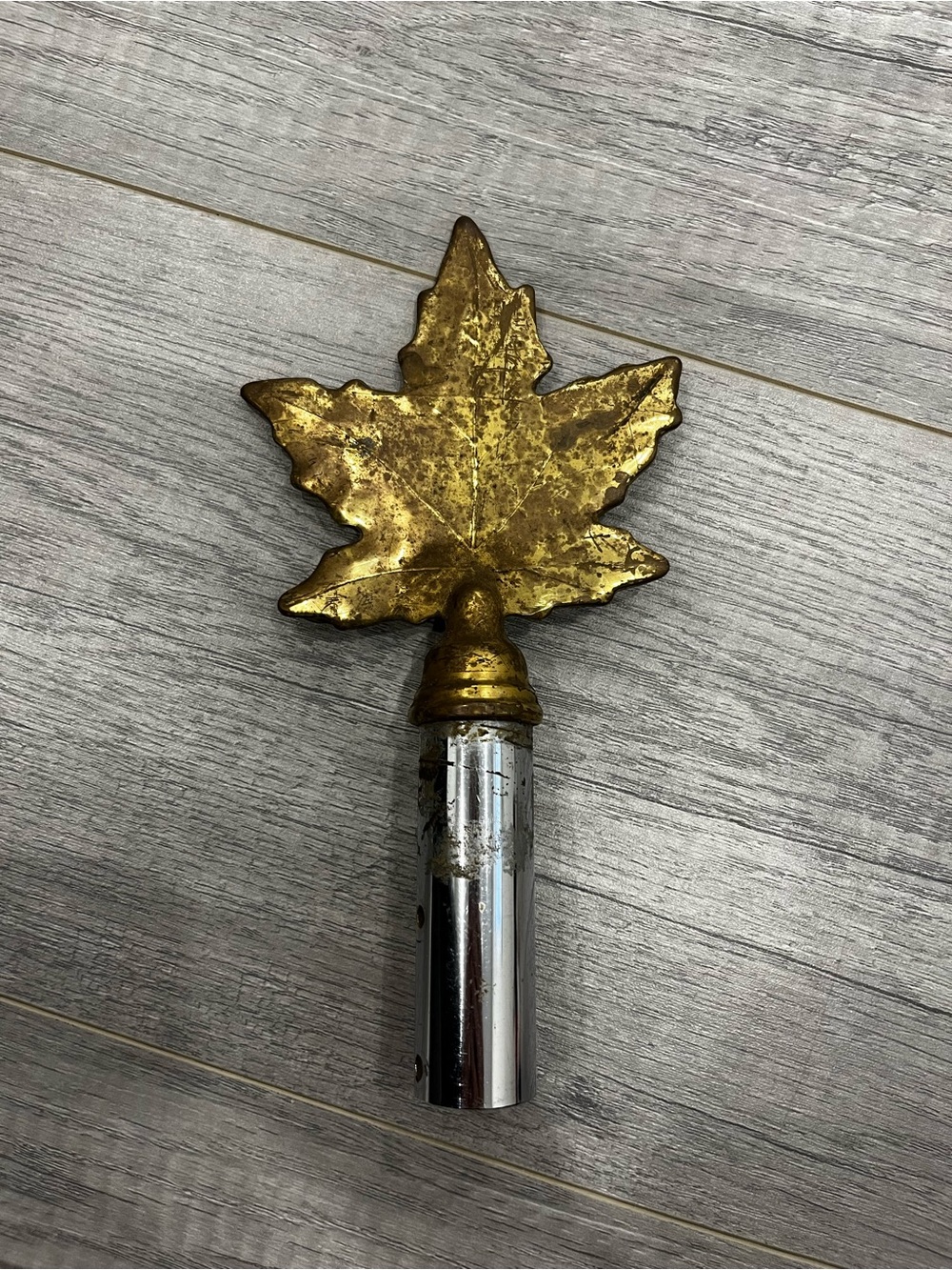 Gold Maple Leaf Finial
